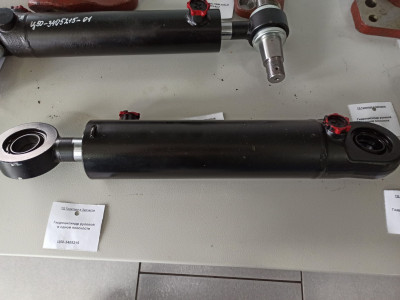 Гидроцилиндр рулевой в сб. с пальцами